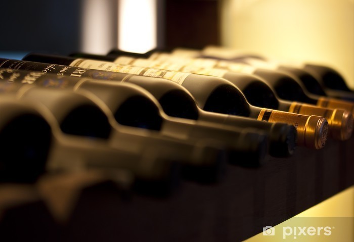 Ako správne skladovať víno vo fľašiach